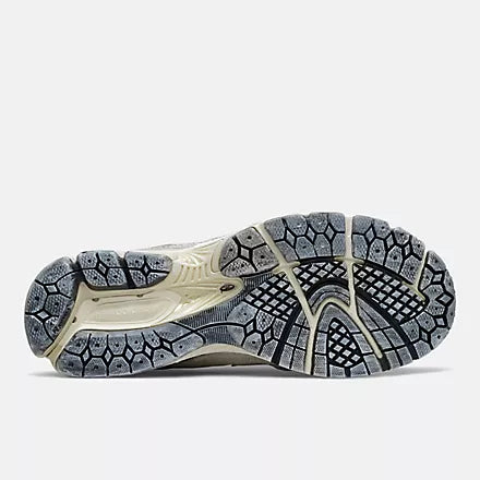 New-B 2002R Gore-Tex